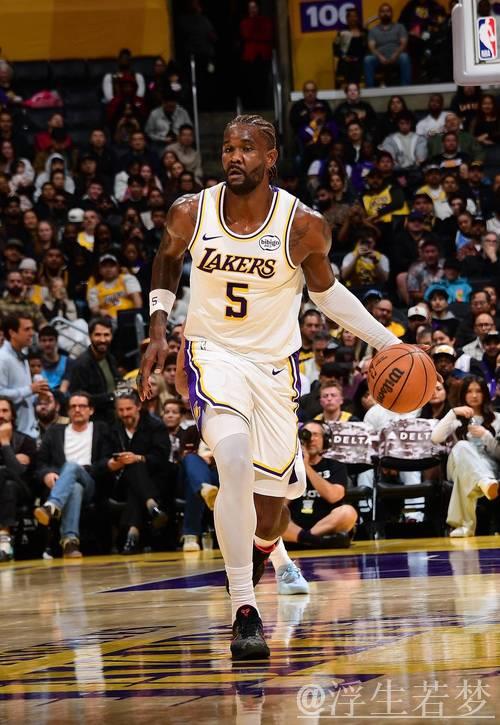 状元加盟湖人表现出色，为何仍饱受质疑？